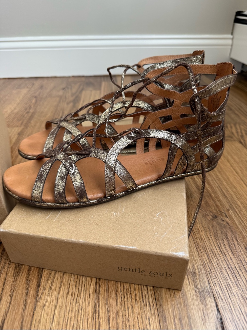 gentle souls dark brown Bronze Metallic Lace-Up Gladiator Sandals size 9.5